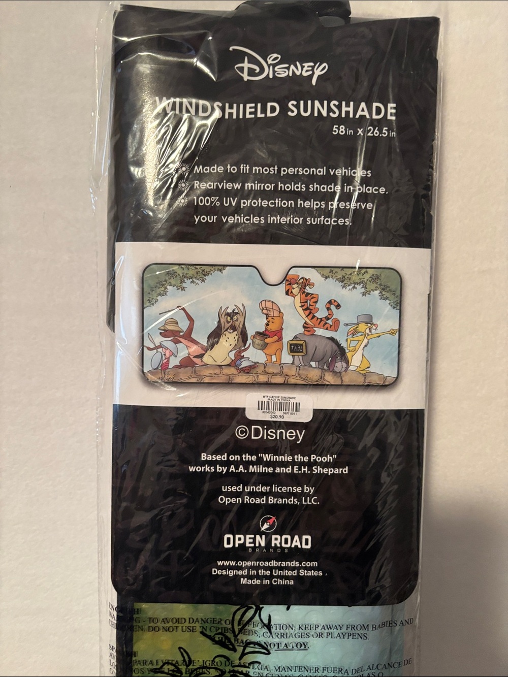 Winnie the Pooh Windshield Sunshade - Picture 2 of 4